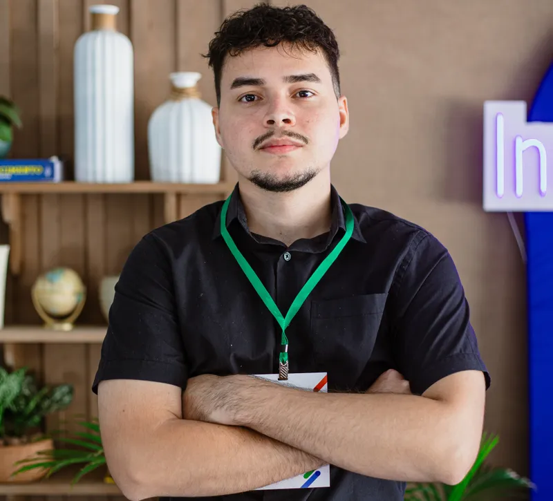 Alessandro Gomes, desenvolvedor web da ValeBytes